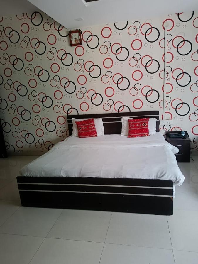 Hotel Mahati Indore Exterior photo